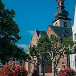 Breuer's Ruedesheimer Schloss 4* روديسهايم ام رين