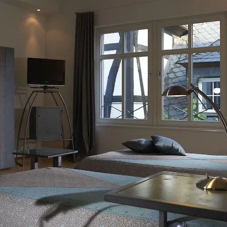 Breuer's Ruedesheimer Schloss 4* روديسهايم ام رين