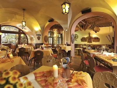 브로이어스 뤼데스하이머 슐로스 호텔