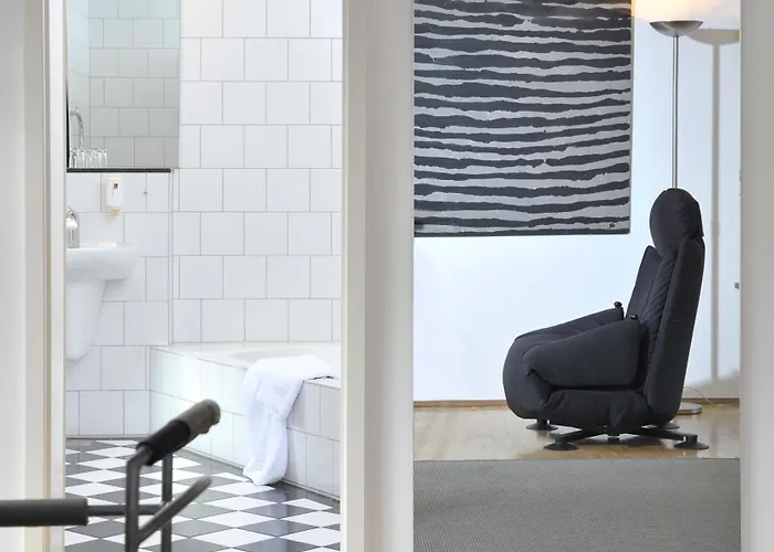 Breuer's Ruedesheimer Schloss Rüdesheim am Rhein